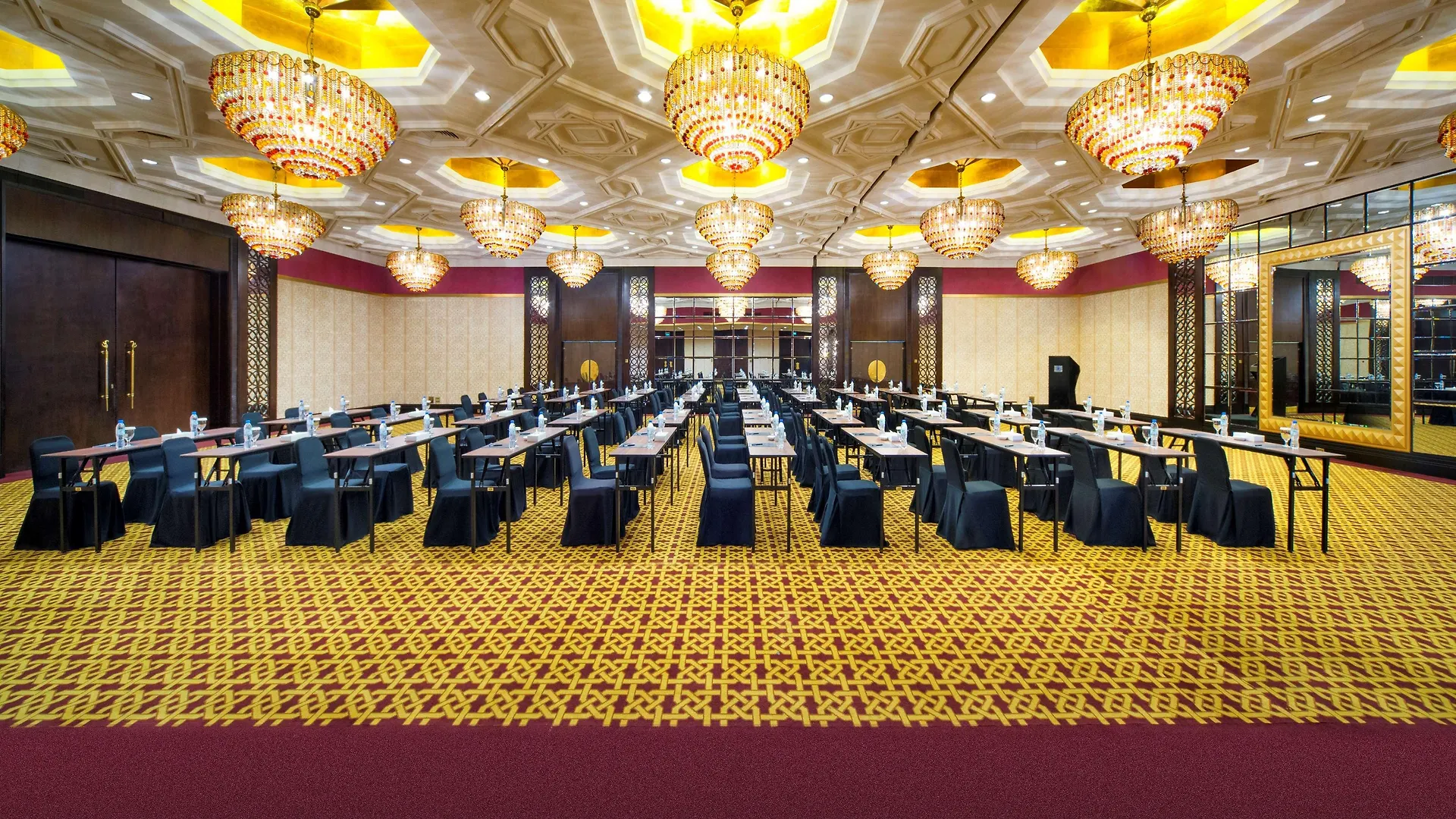 Radisson Blu Hotel & Resort, Abu Dhabi Corniche 5*,  Zjednoczone Emiraty Arabskie