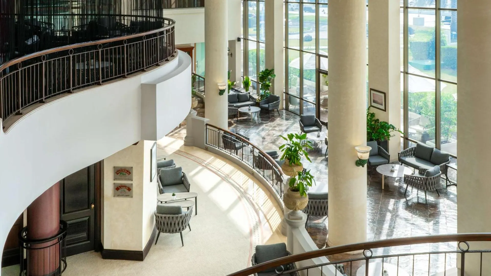 Radisson Blu Hotel & Resort, Abu Dhabi Corniche 5*,