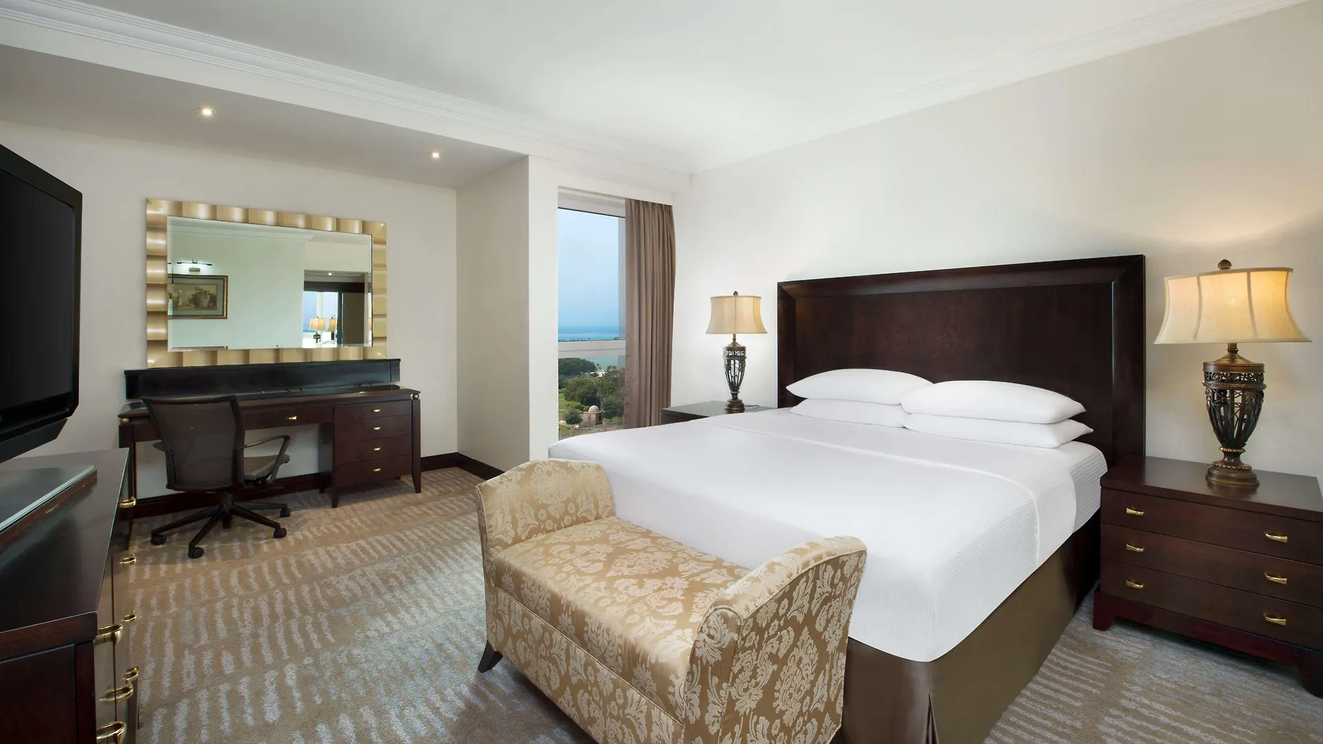 Radisson Blu Hotel & Resort, Abu Dhabi Corniche