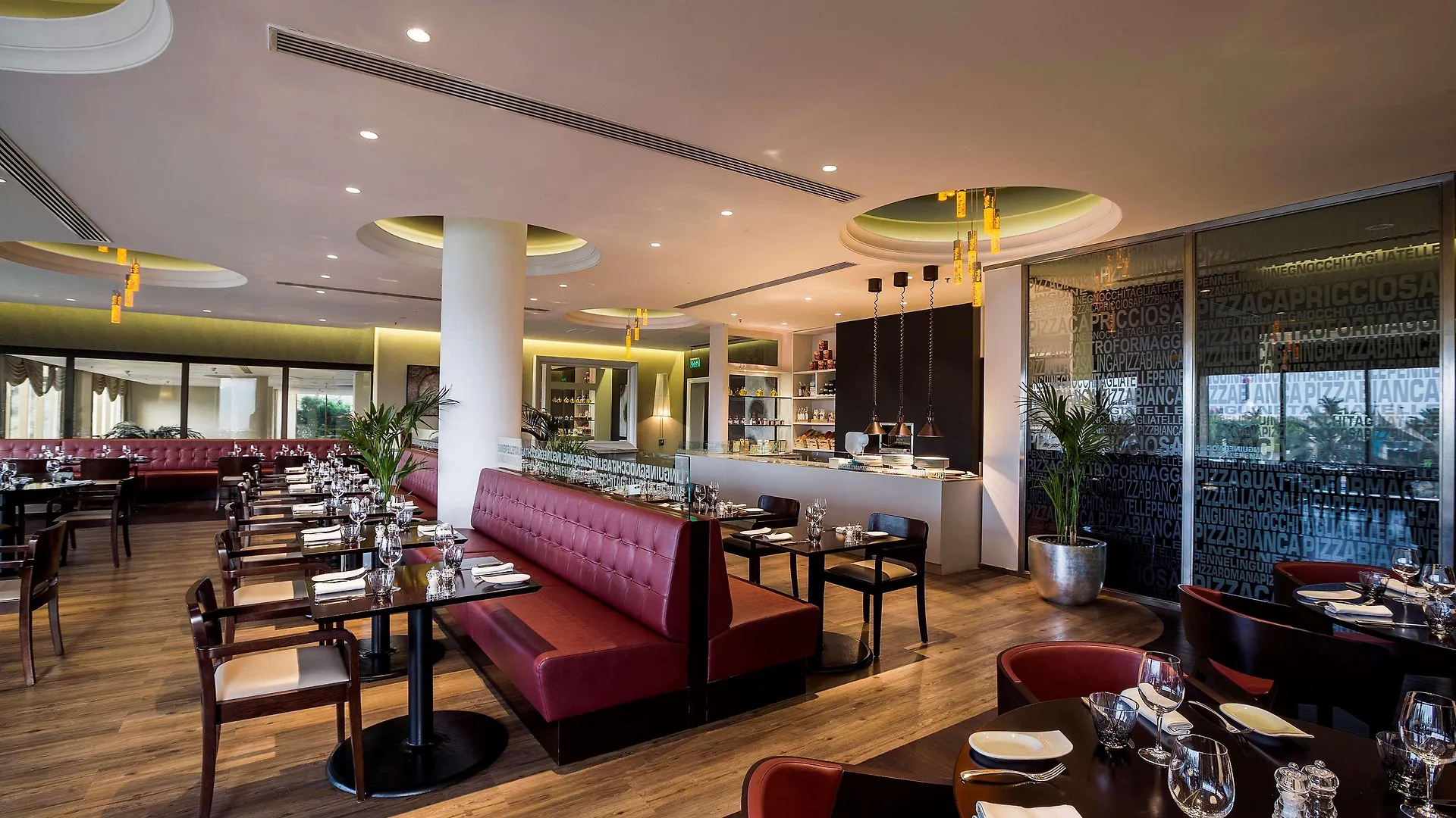 ***** Rezort Radisson Blu Hotel & Resort, Abu Dhabi Corniche Spojené arabské emiráty