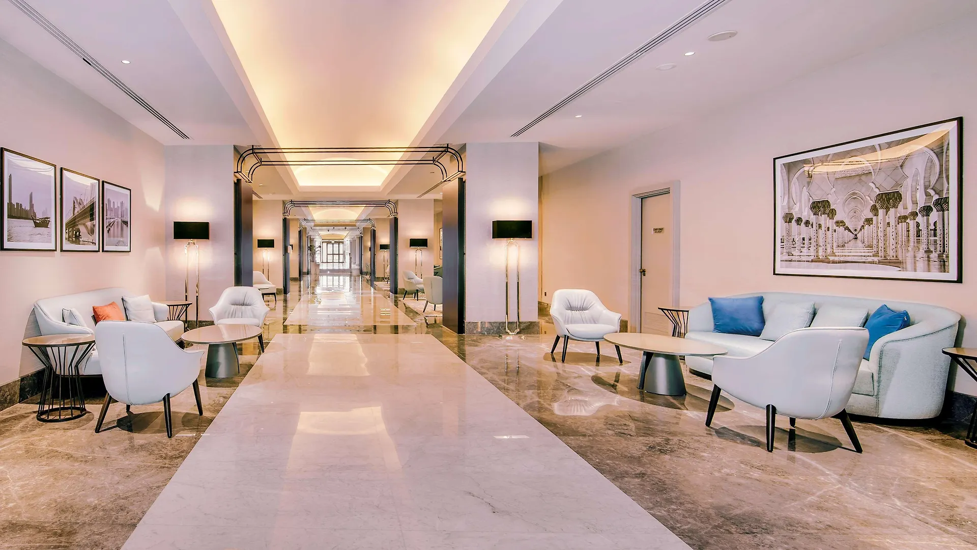 Radisson Blu Hotel & Resort, Abu Dhabi Corniche 5*,  Verenigde Arabische Emiraten